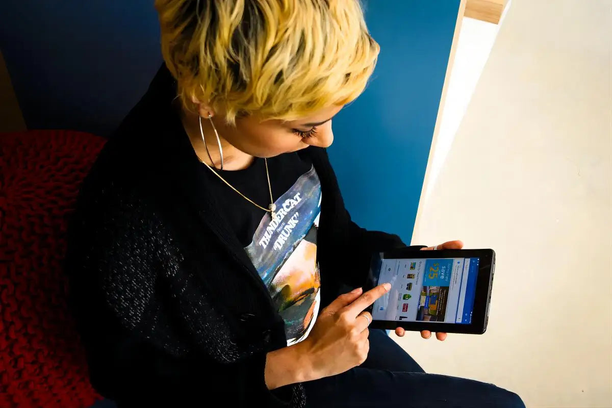 7 INCH 1GB RAM 16GB ROM RCT6973 Android 6.0 Tablet PC Sofiaboard RK30sdk Quad-Core 1024 x 600 pixels WIFI Dual Camera