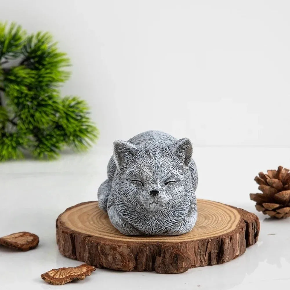 Cat Ornament Resin Cat Statue Realistic Unique Animal Figurines Cartoon Cat Sculpture Courtyard