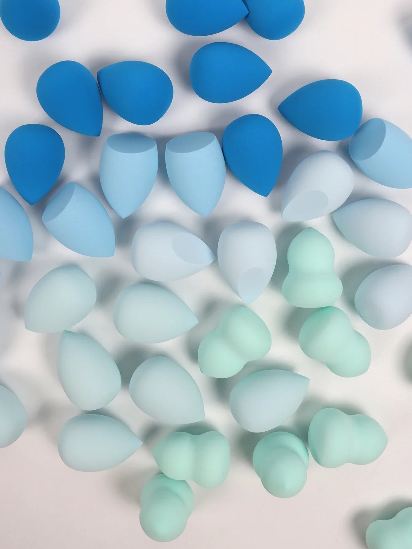 30 Beauty Eggs (Makeup Sponges) Foundation Make-Up Mixed Beauty Sponge, Liquid, Cream and Powder Without Blemish, Multi-Color C