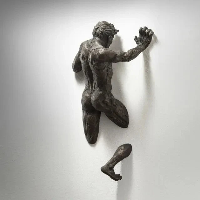 Creative Imitation Copper Wall Sculptures Statue For Unique Touch Resin Rock Climbing Man Background Wall Art 3D Through Wall