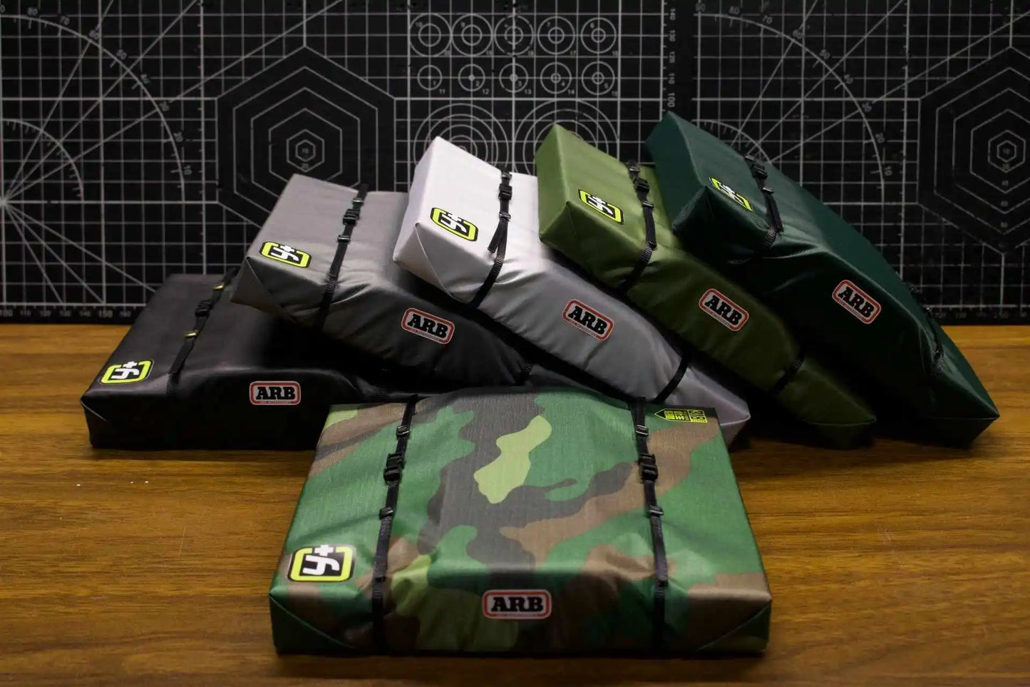 Simulated Tent Bag Side Tent Mood Accessory for 1/8 1/10 RC Track Car Traxxas TRX4 Defender Bronco AXIAL SCX10 RC4WD Decoration