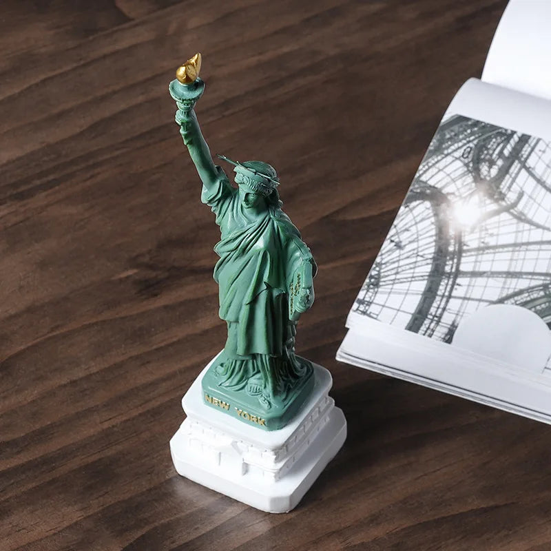 Statue of Liberty Model Office Desk Accessories Collectibles Travel Souvenirs New York Office Home Interior Decoration