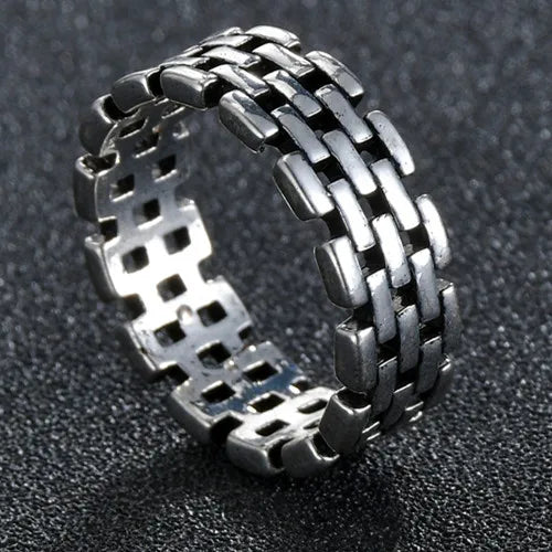 Predator Pulse Skull Ring – Gothic Biker Armor for the Apocalypse-Loving Elite