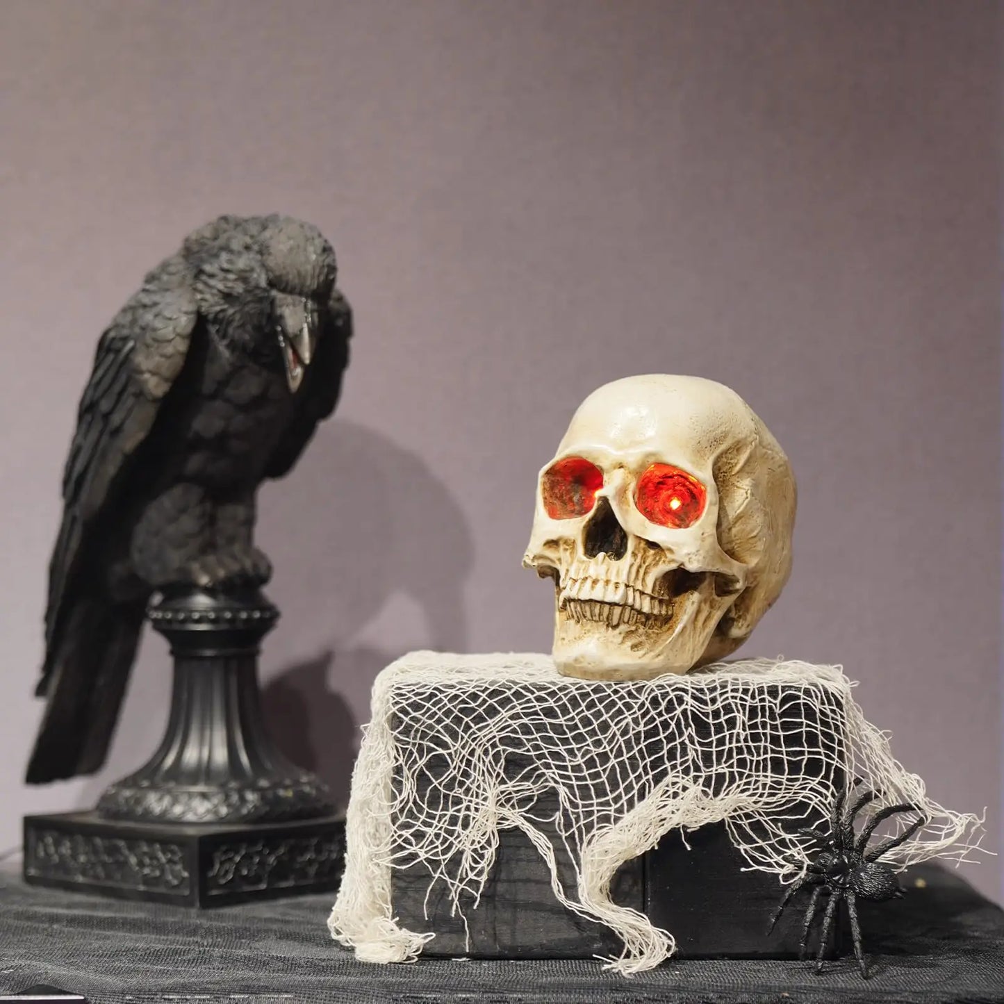 Skeleton Skull Decor Halloween Resin Skull Statues with Red Led Lights Human Skull Sculpture Bone Prop Horror House Party