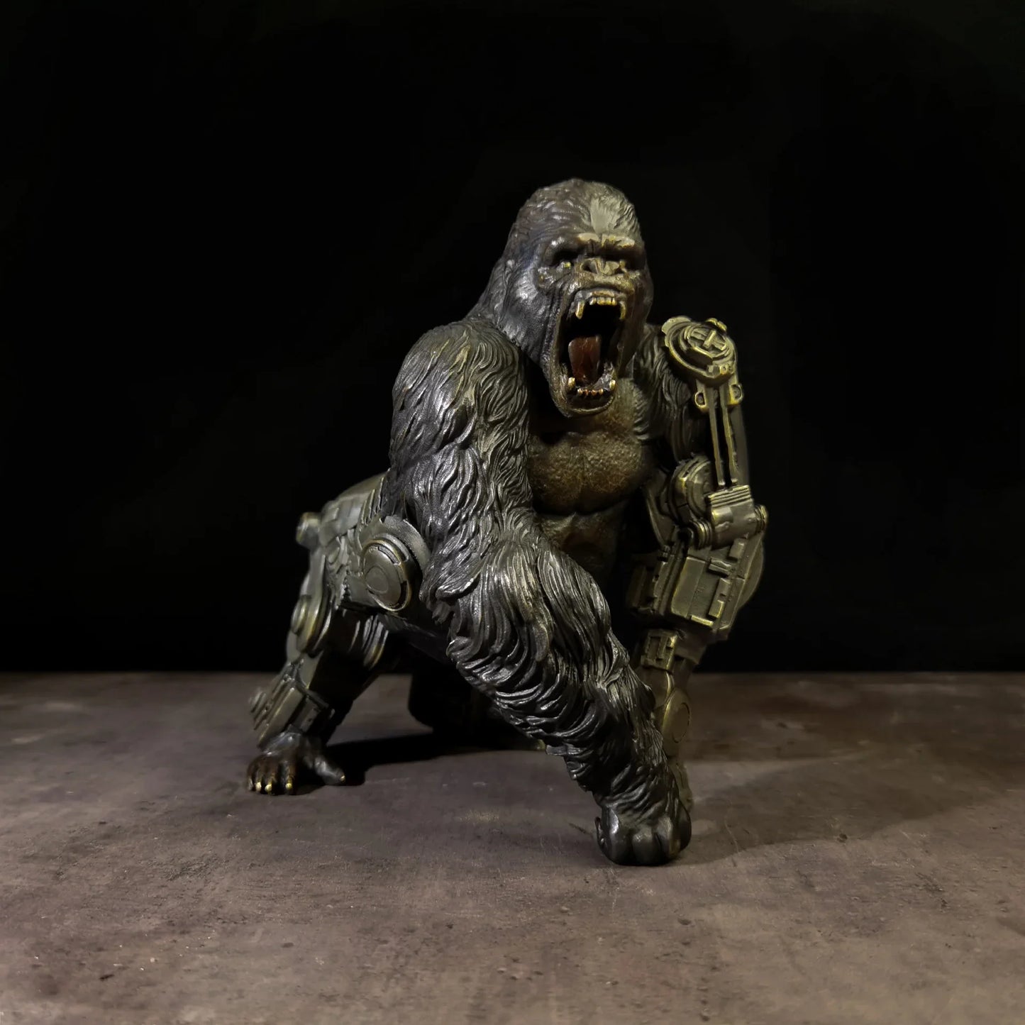 Famous sculptor Collectible works Postmodernism bronze Sculpture ART Mechanical gorilla HOME office Bar Decorative statue