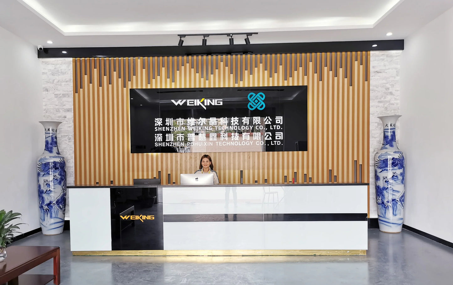 Bluetooth Speaker with LED Display Heavy Bass and 15W Power Waterproof IPX7 for Outdoor Parties