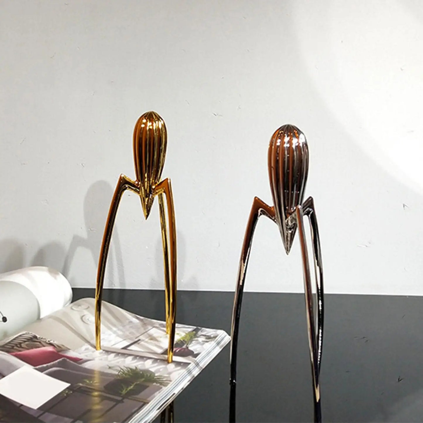 Creative Statue Sculpture Figurine Craftwork Resin Art Modern Nordic for Home Bedroom Bookshelf Tabletop Decoration Kitchen