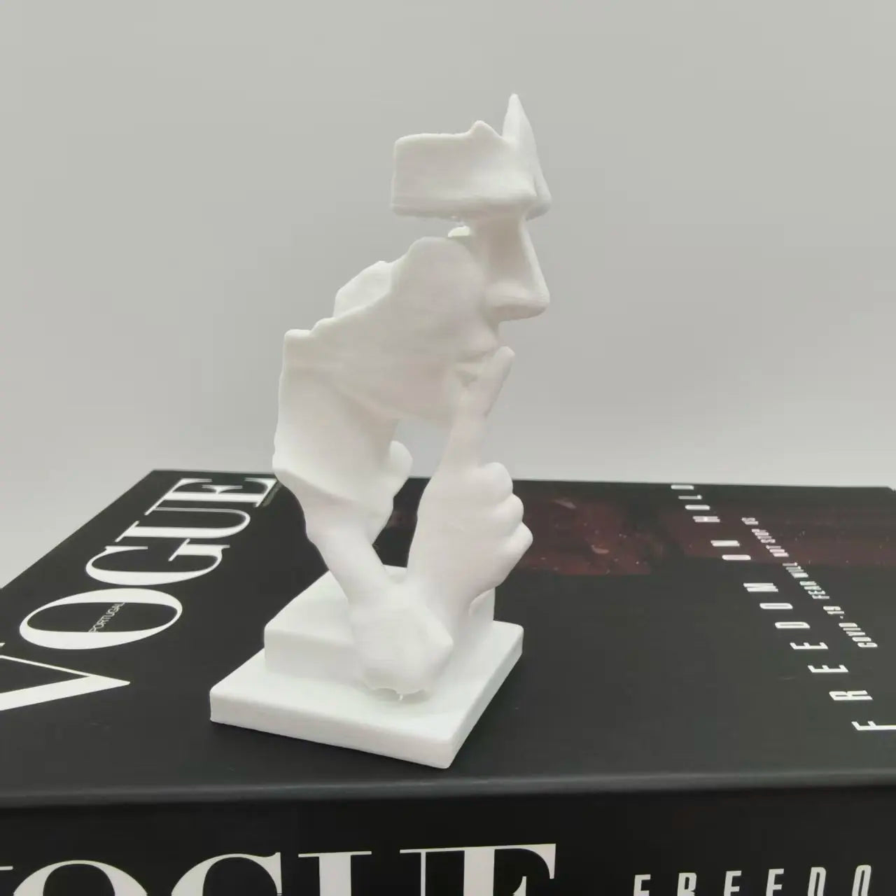 Sixiangjia Statue, Silence Is Golden Abstract Art Statue, 3D Printing Durable Plastic, Modern Plastic Home Sculpture, Simple Design High-Quality Ornaments, Home Office Desktop Decorations, Christmas Easter Halloween Creative