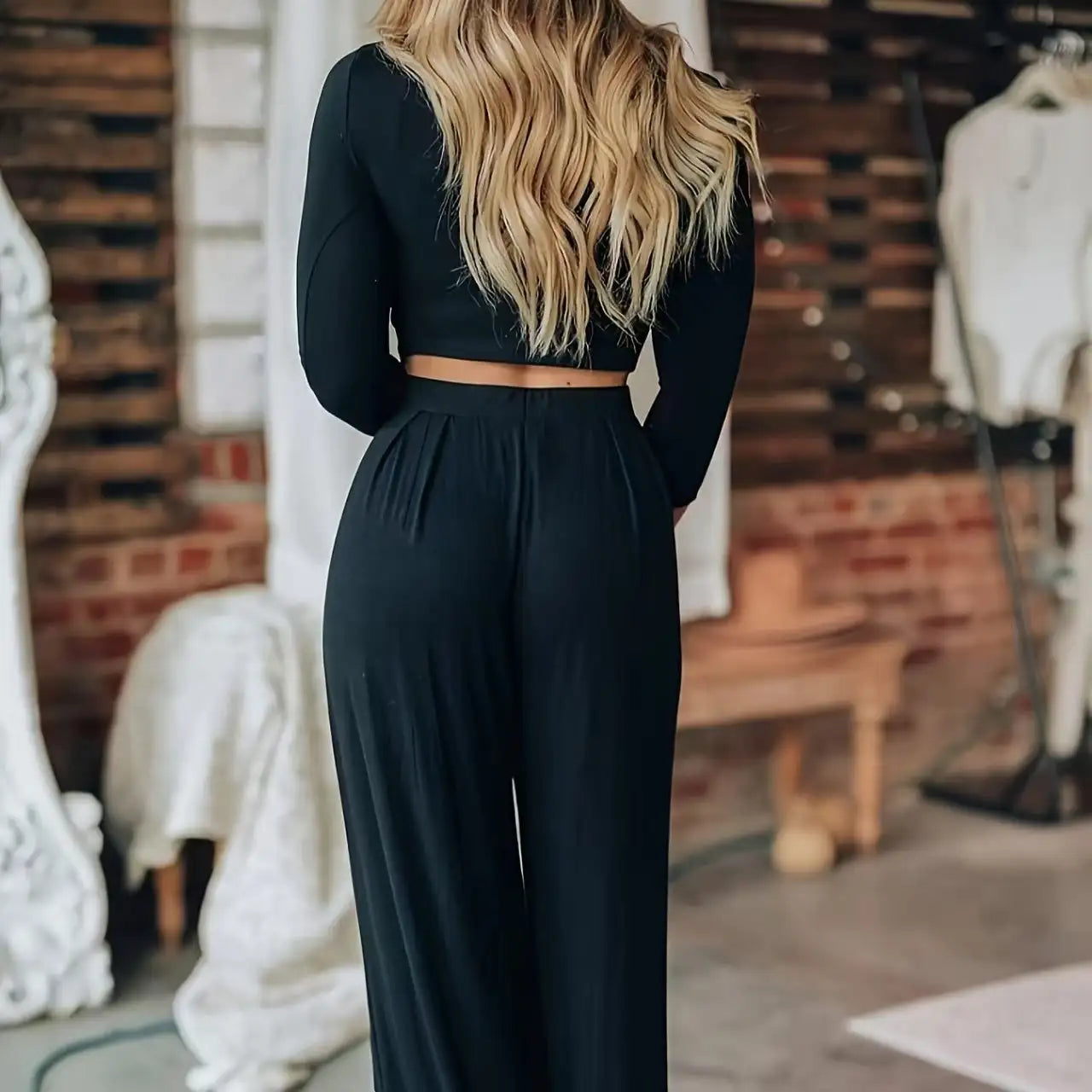 Women's Solid Color Two-piece Solid Exposed Navel Long Sleeved T-shirt And High Waist Wide Leg Pants Set