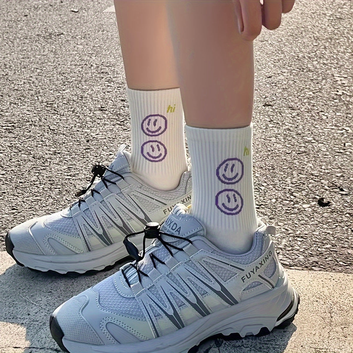 4 Pairs Fashionable Letter Graphic Socks - Womens Athletic Mid-Calf Stockings - Soft, Breathable & Trendy Designs for Everyday Wear