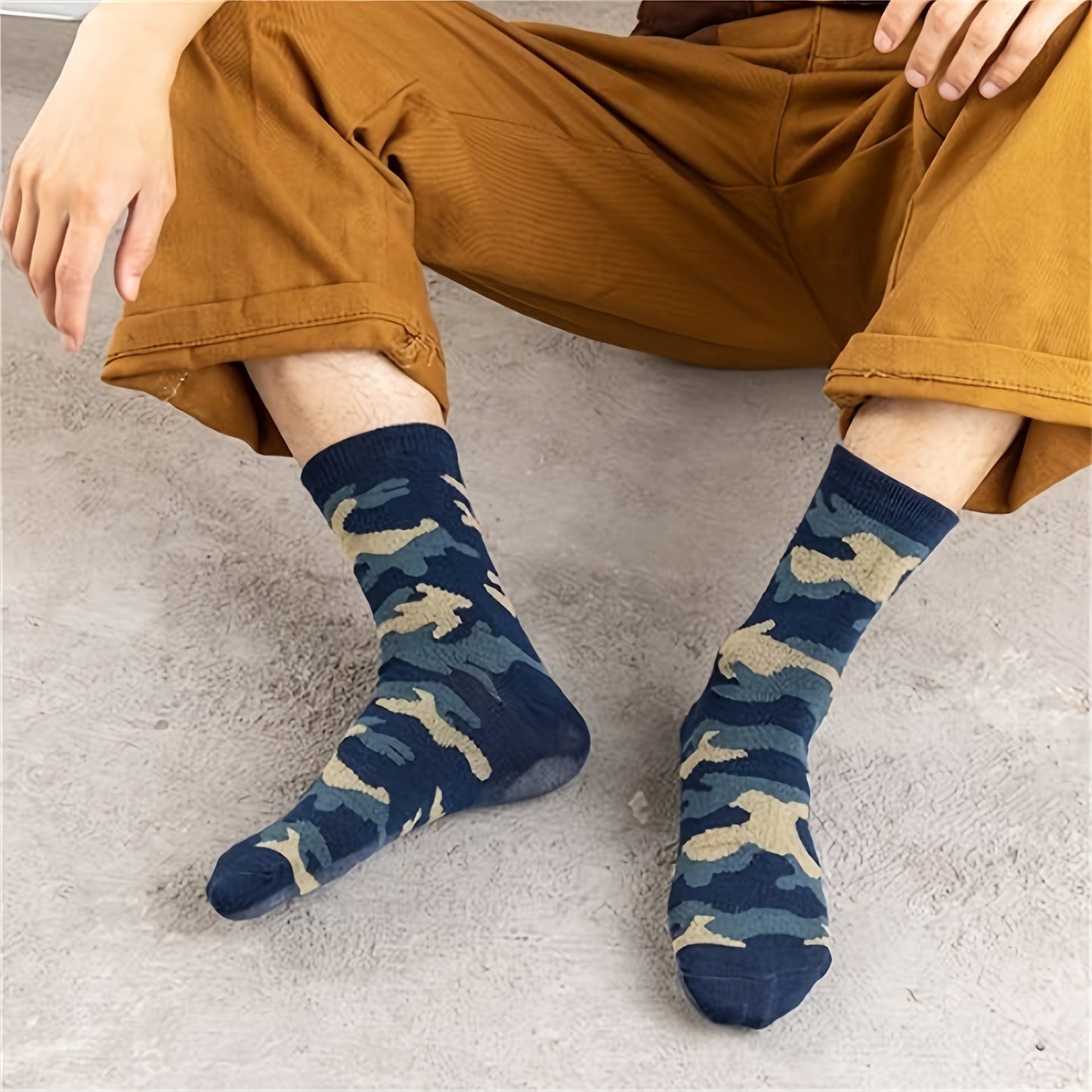 3 Pcs Men's Camo Sports Crew Socks - Durable, Stretchy, Ribbed Cuff for All Seasons