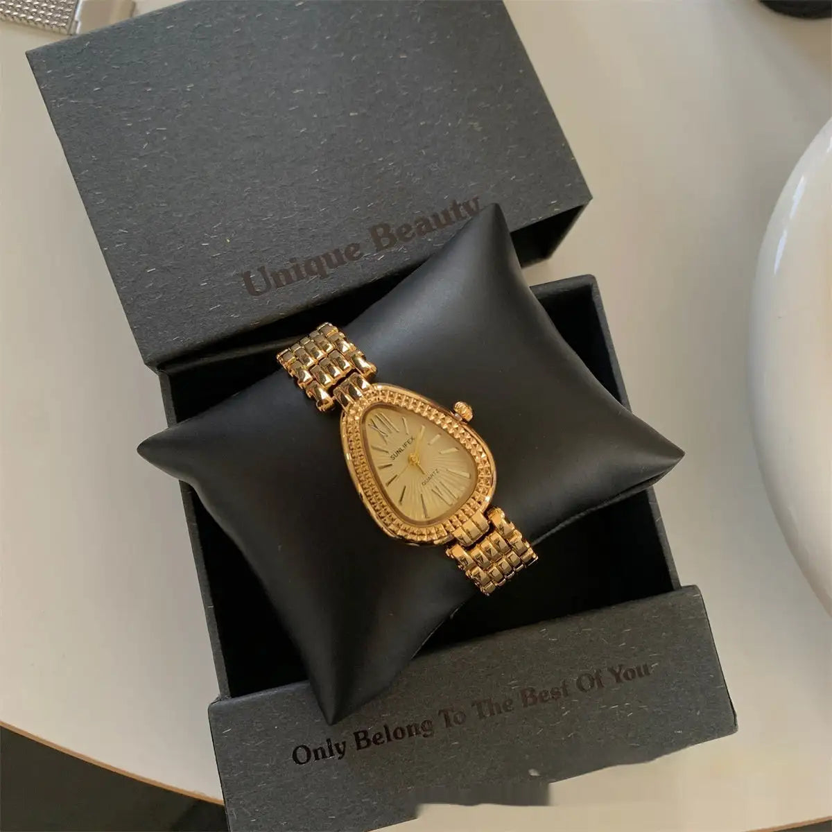 Golden Snake Head Gorgeous Chain Watch Women