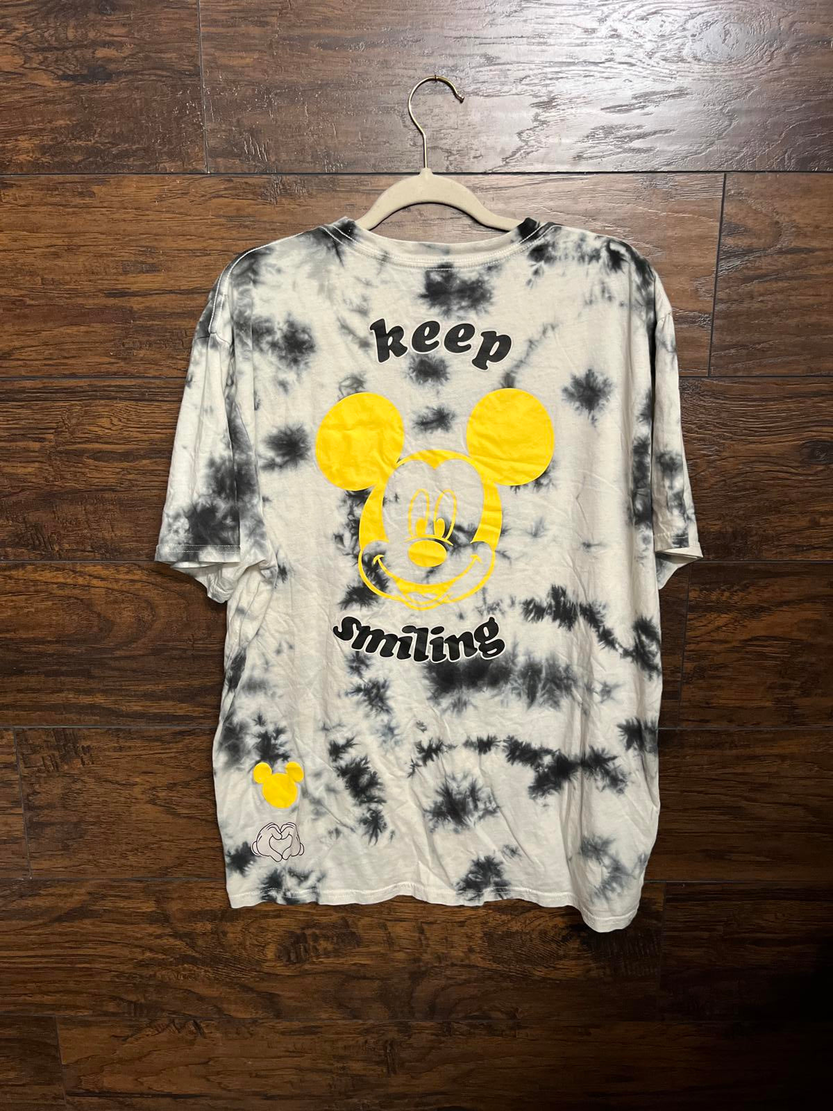 Disney Mickey Mouse Tie Dye Keep Smiling Heart Hands - L