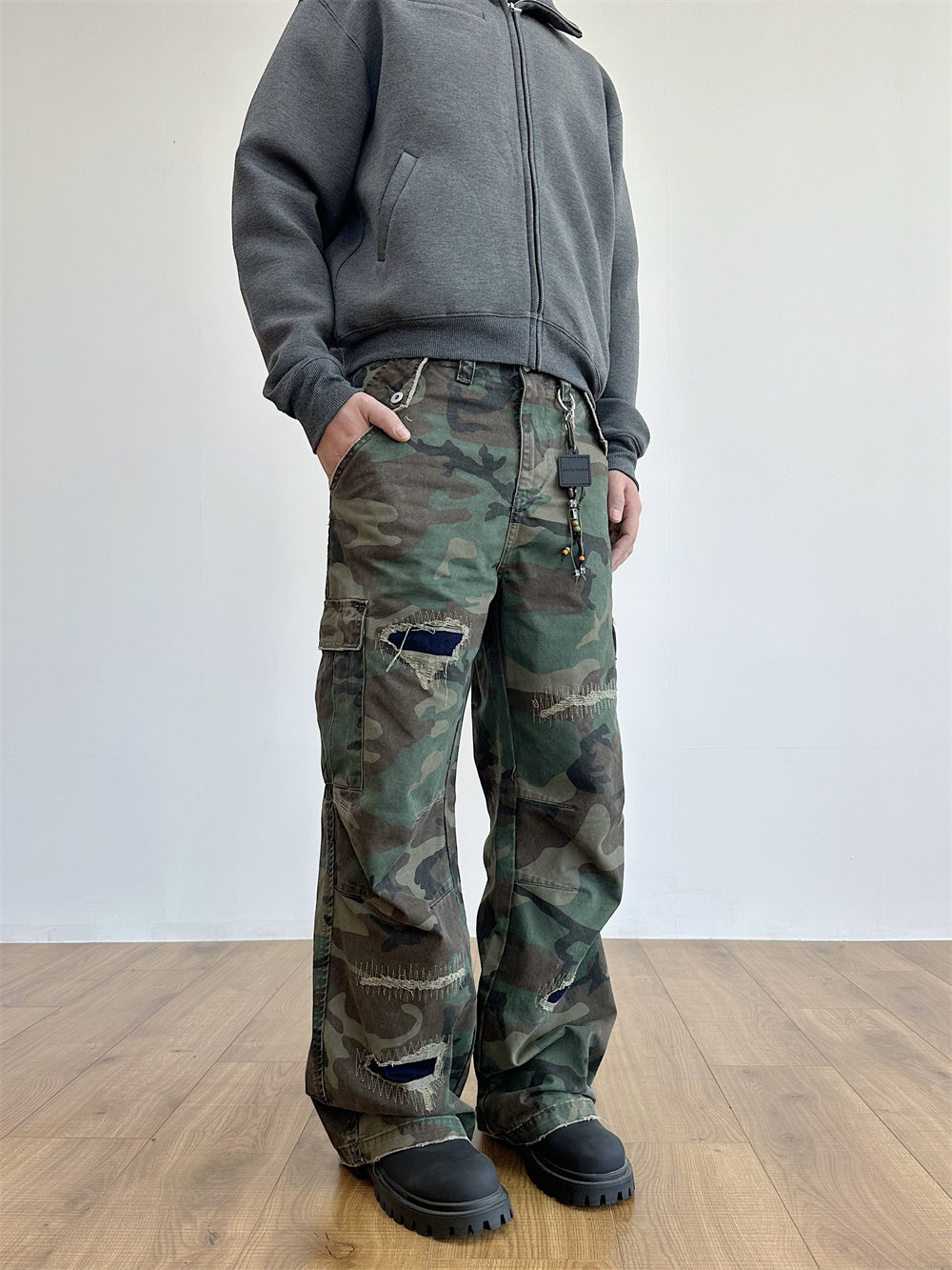 Distressed Military Camouflage Destruction Affixed Cloth Embroidered Loose Straight Cargo Pants