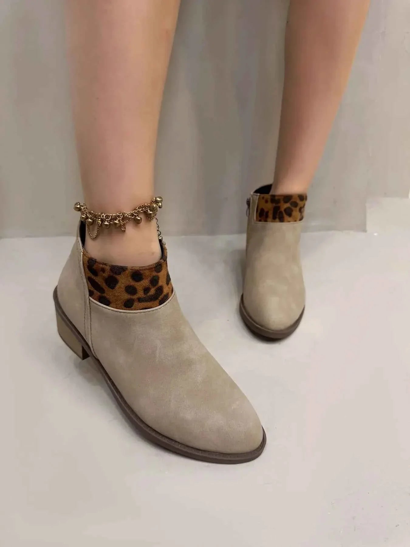 Stylish Leopard Block : Heels Boots