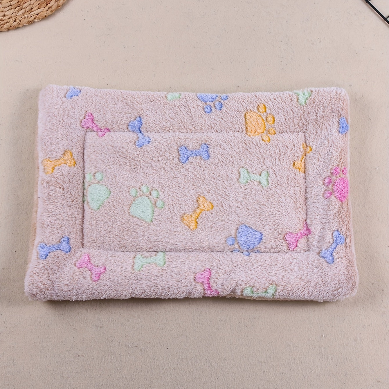 All-Season Dirt-Resistant Rectangular Pet Blanket - Comfortable Dog Paw Heart Print Pet Bed, 1pc