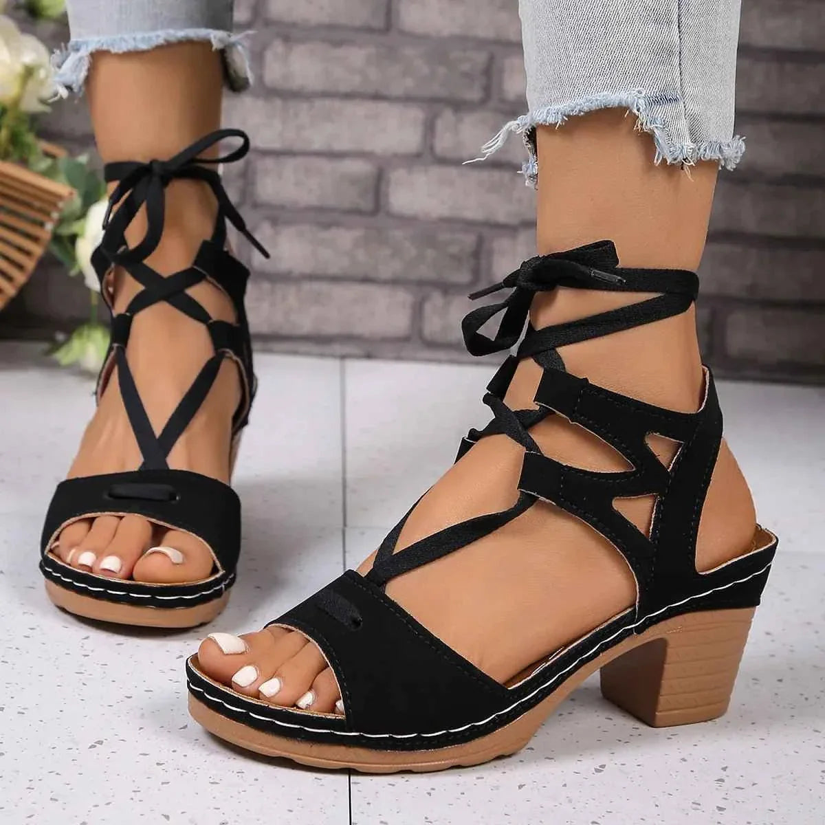Elegant Heel Block : Lace-Up Sandals