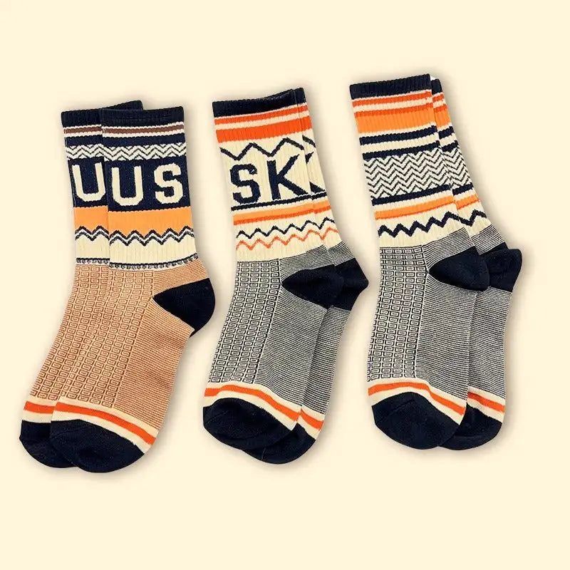 Six Pairs Of Men's And Women's Fashionable Socks With Letter Patterns - Offering Fashion And Comfort For Daily Wear And Suitable For All Four Seasons.