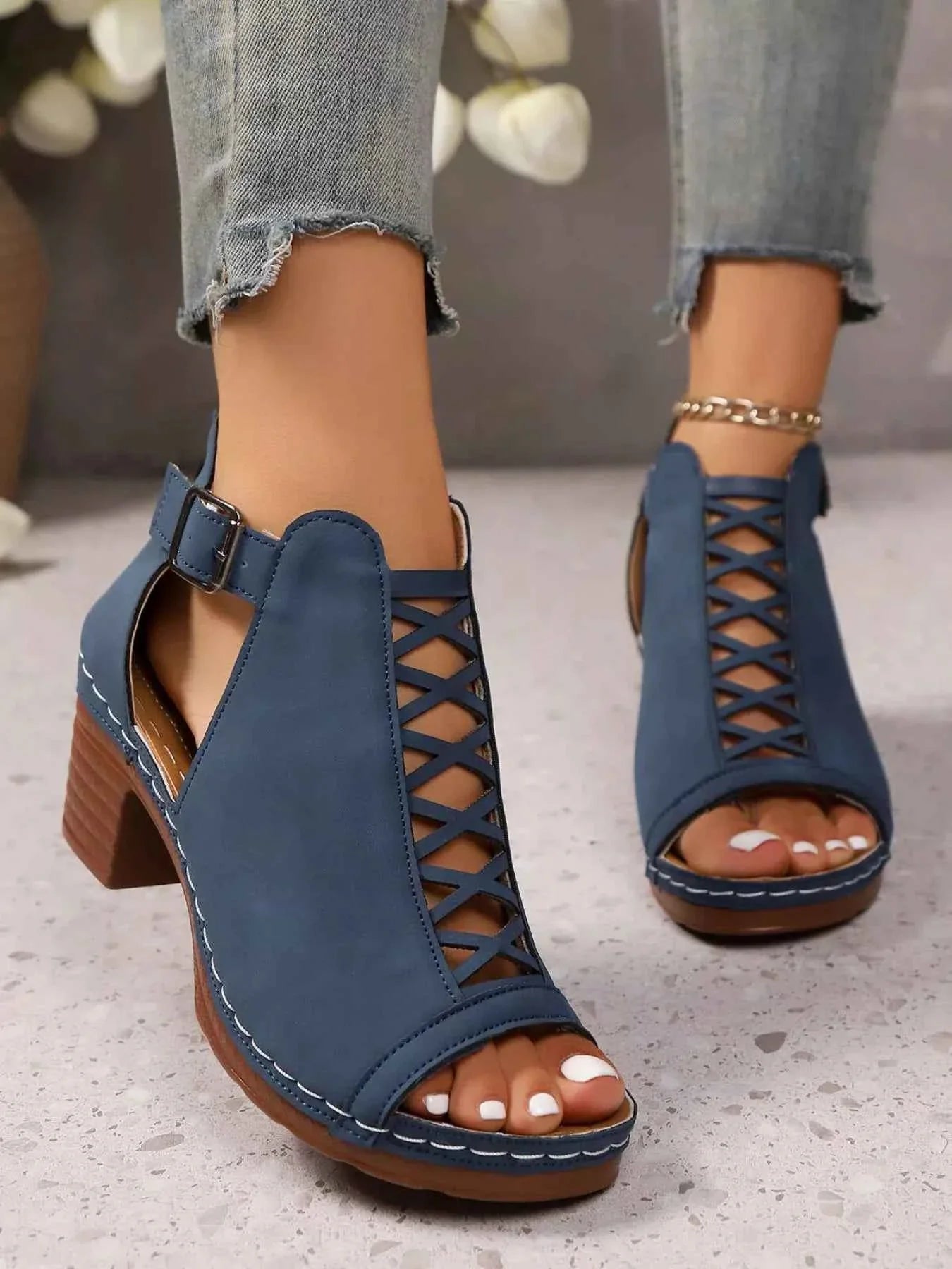 Crisscross Peep Toe : Block Heels Sandals