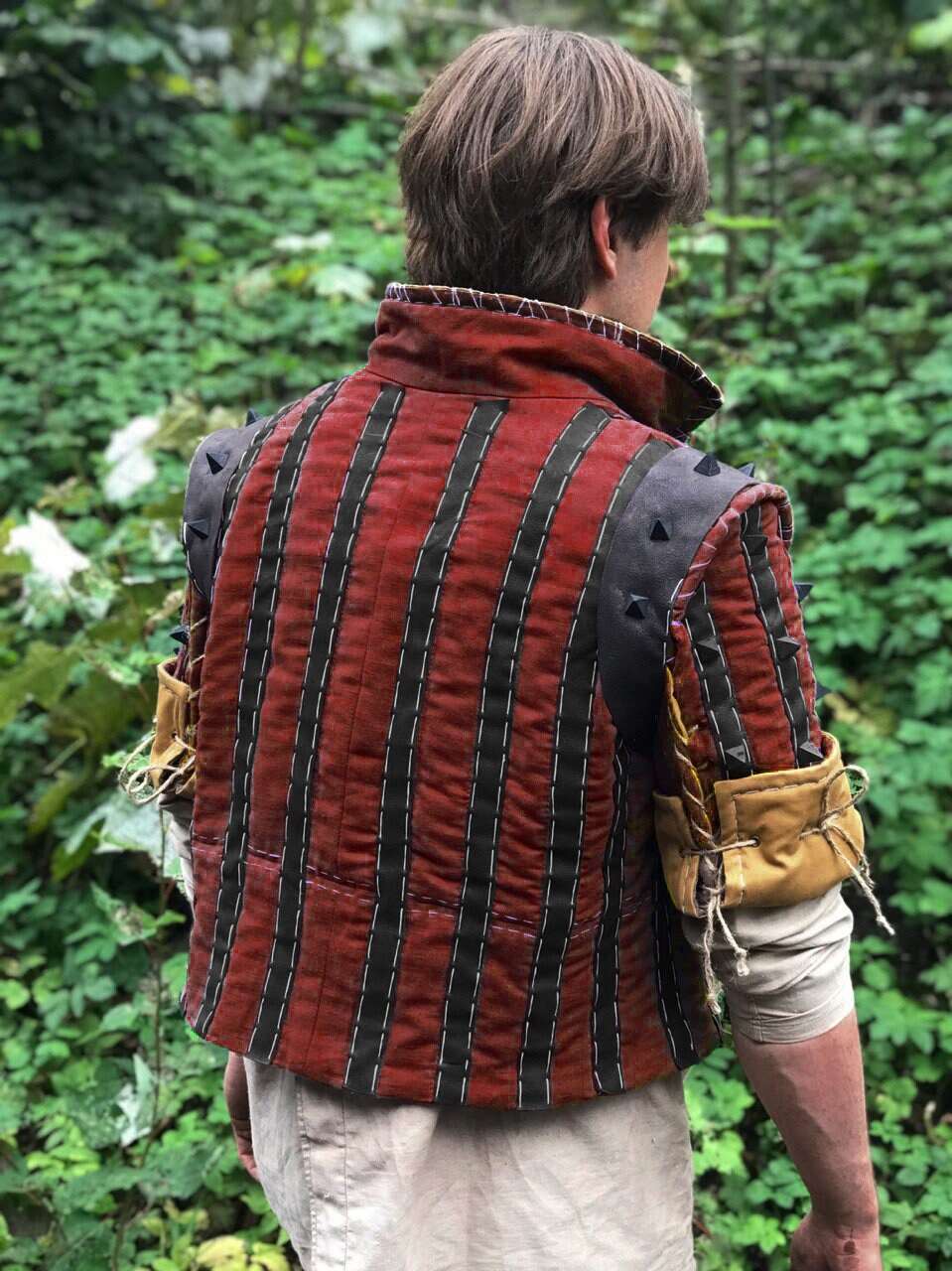 Eskel red gambeson with thorns (Witcher 3)