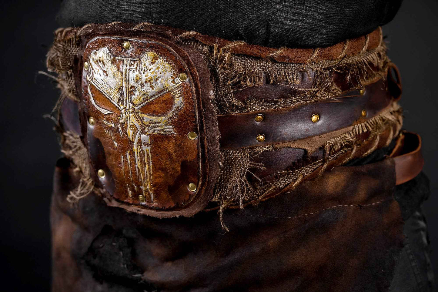 Hero belt with emblem (God of War)