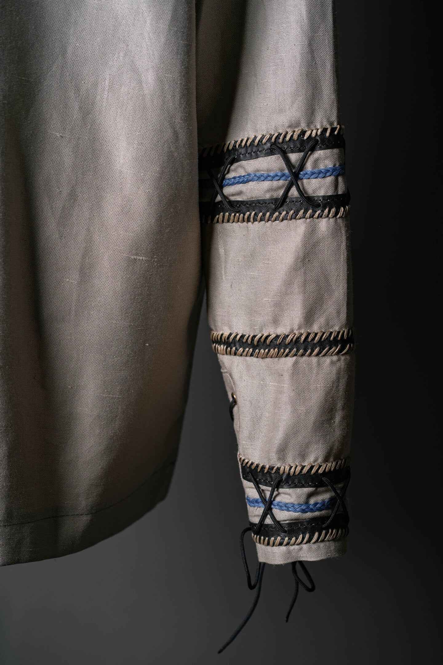 Haraldr white wool tunic (Vikings)