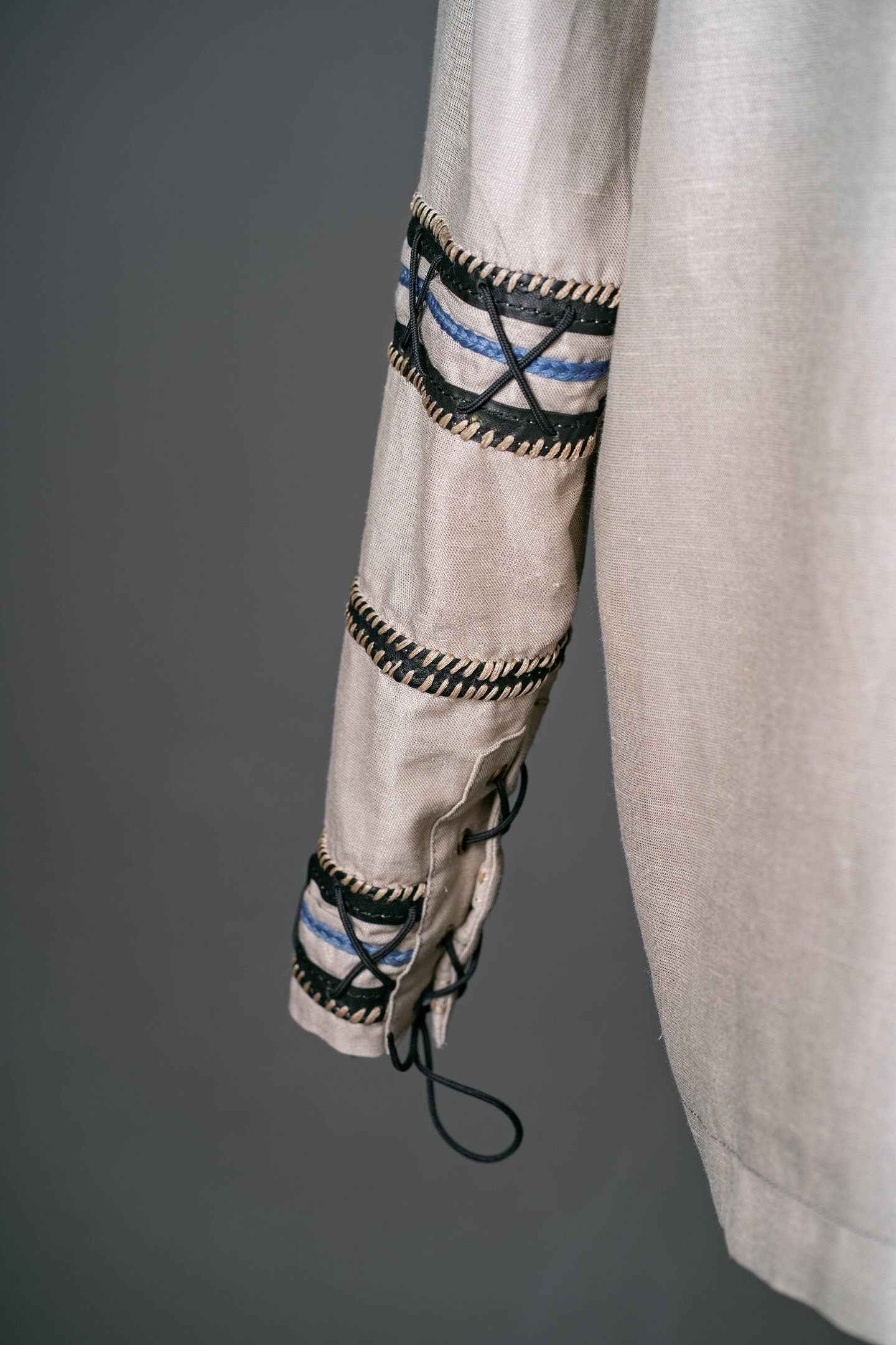 Haraldr white wool tunic (Vikings)