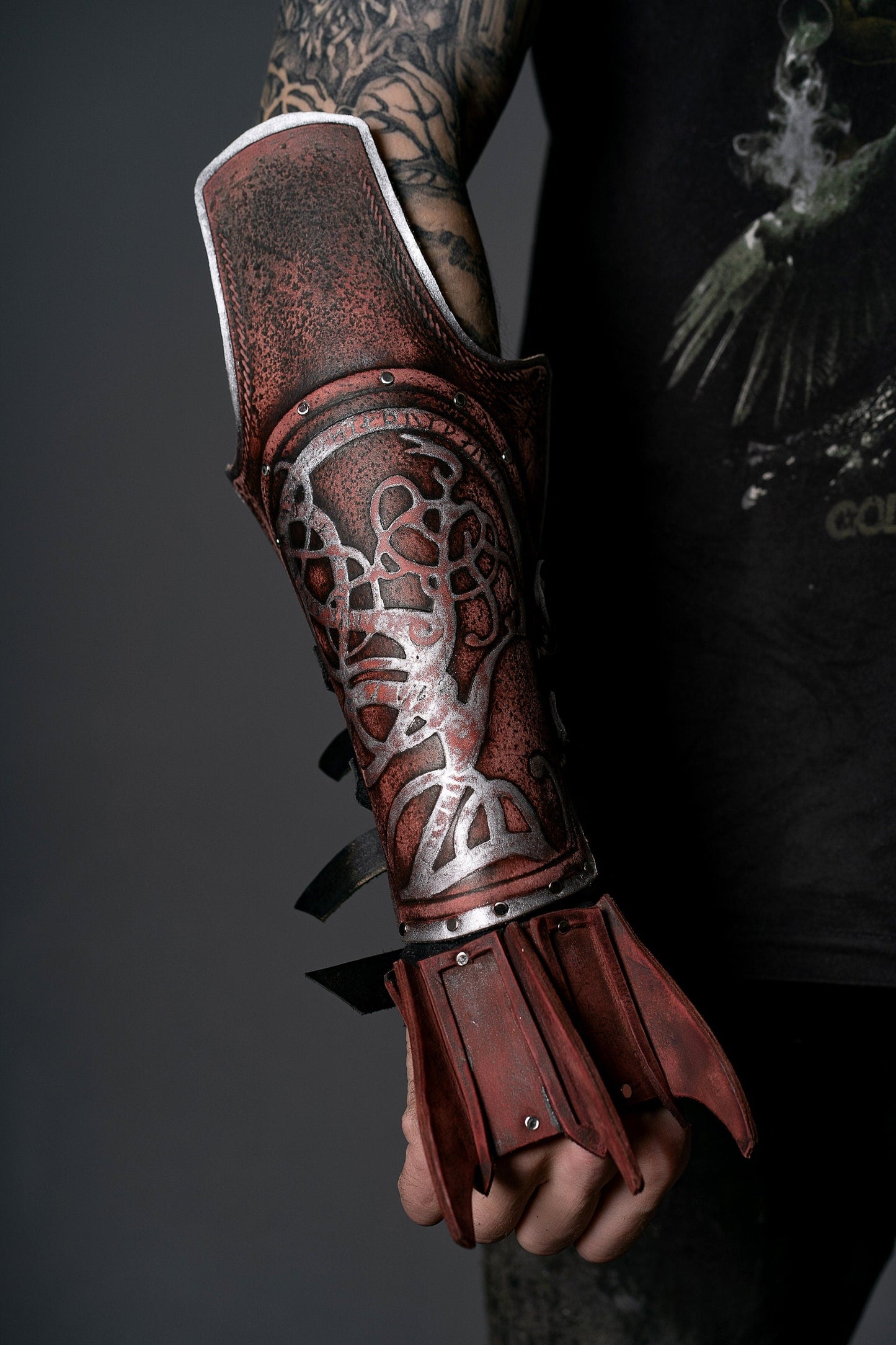 Kratos bracers with claws (God of War)