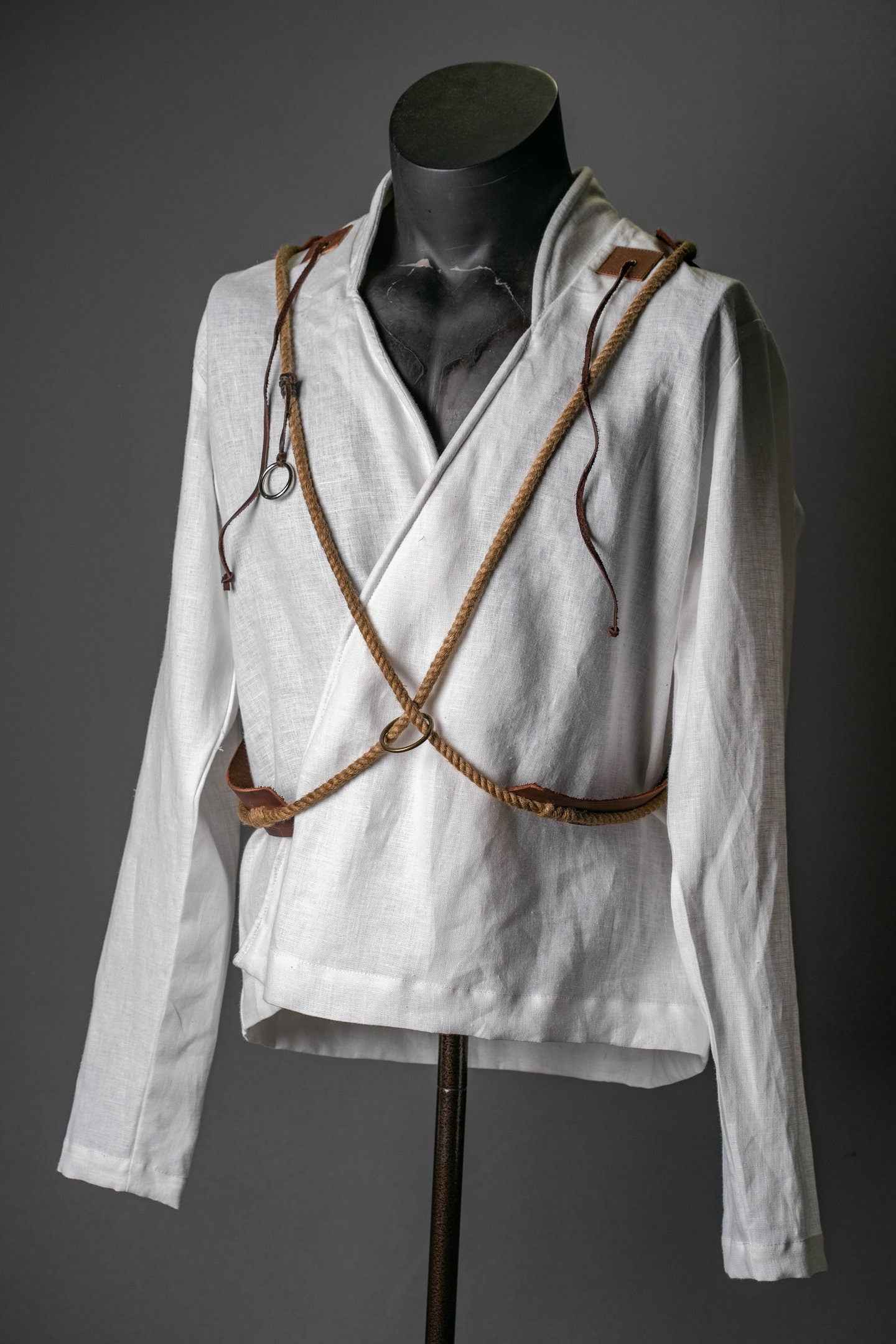 Witcher Geralt's white shirt