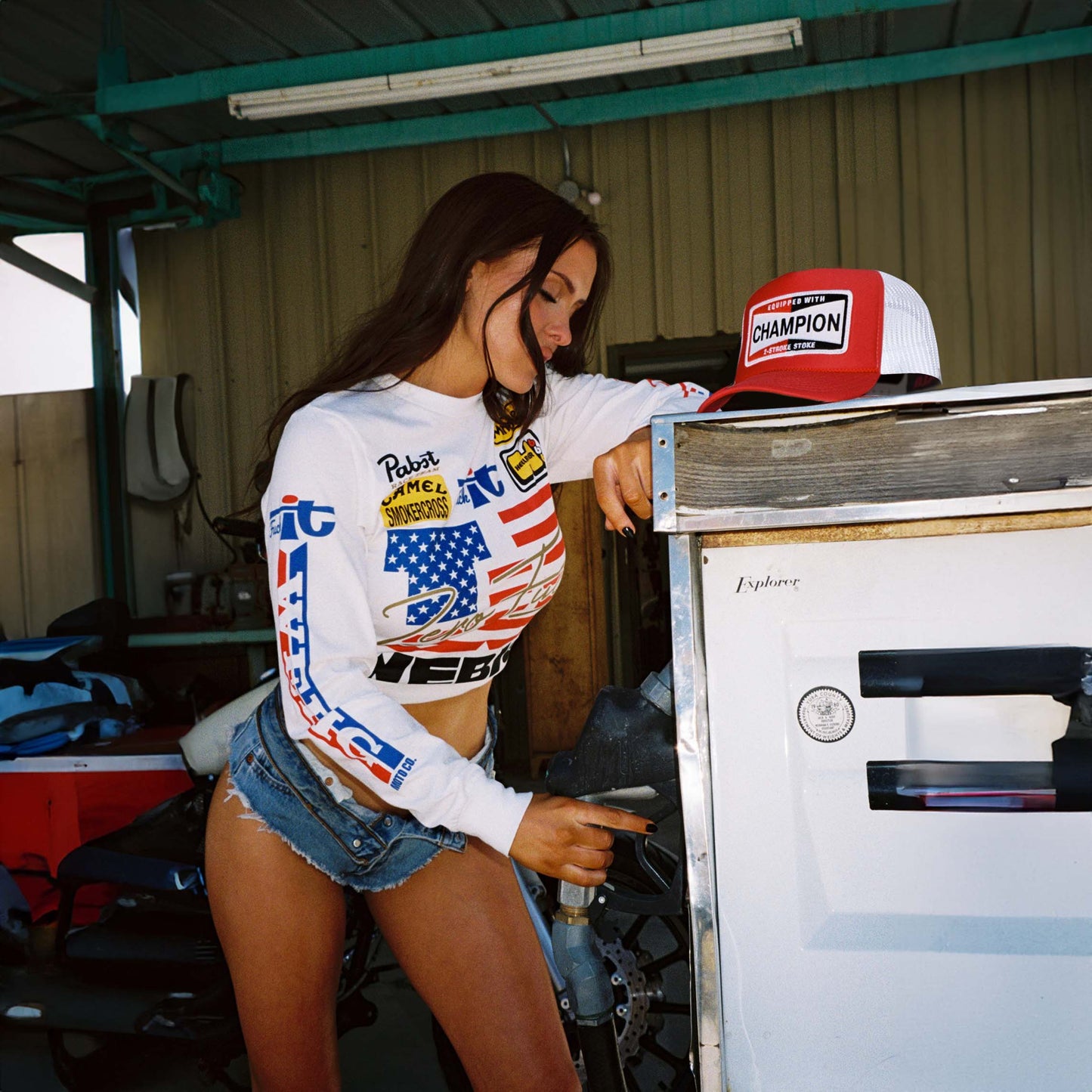 ZERO FUCKS SIGNATURE SERIES USA EDITION LONG SLEEVE CROP TEE