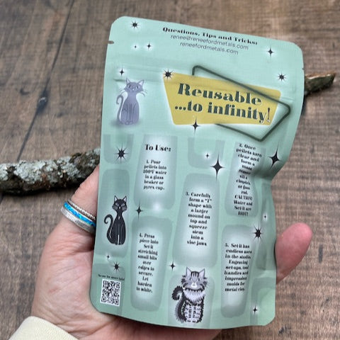 Set-it! Moldable Thermoplastic Work Holder for Engraving and Stone Setting