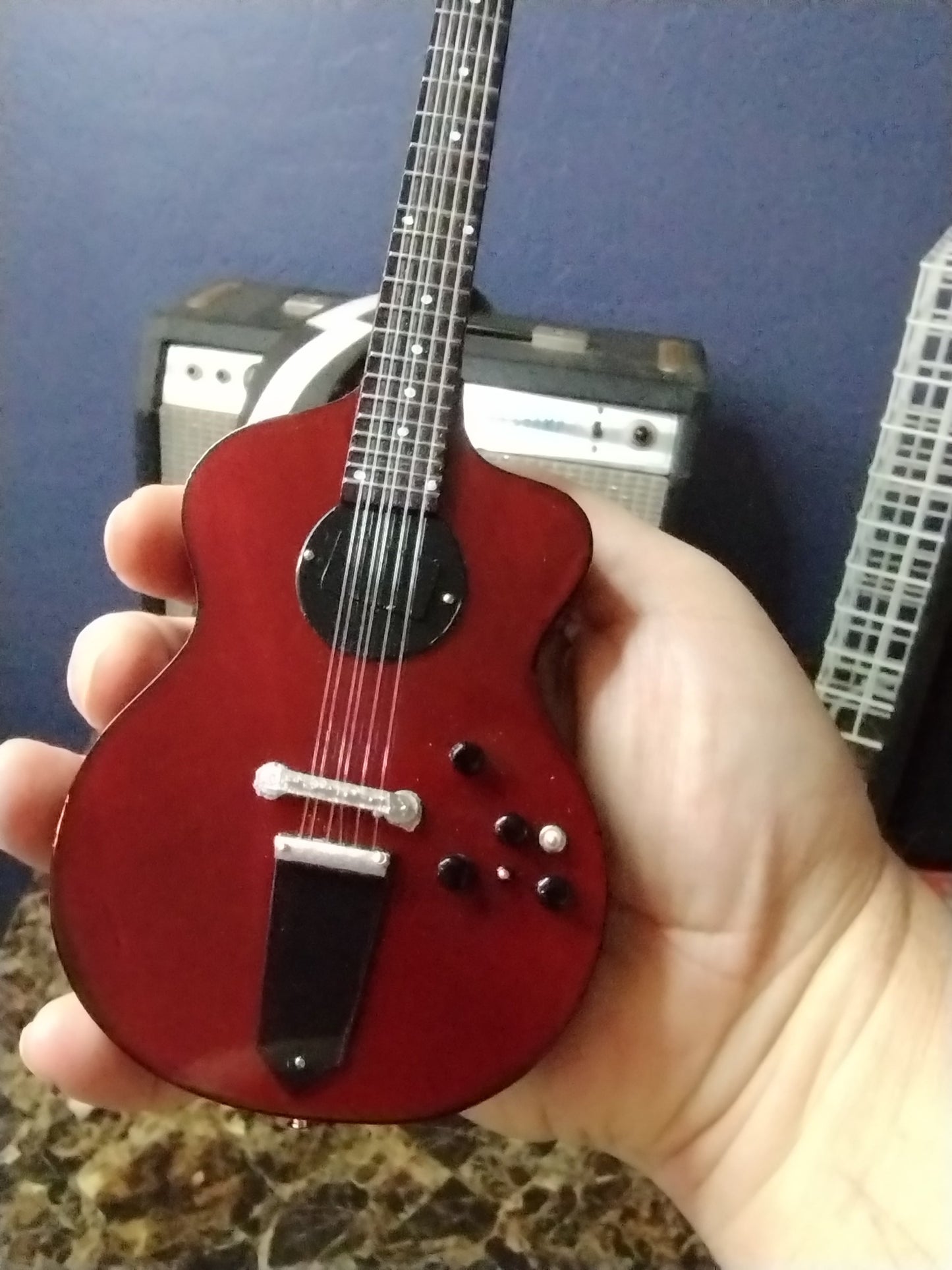 LINDSEY BUCKINGHAM - Signature Model 1:4 Scale Replica Guitar ~Axe Heaven~