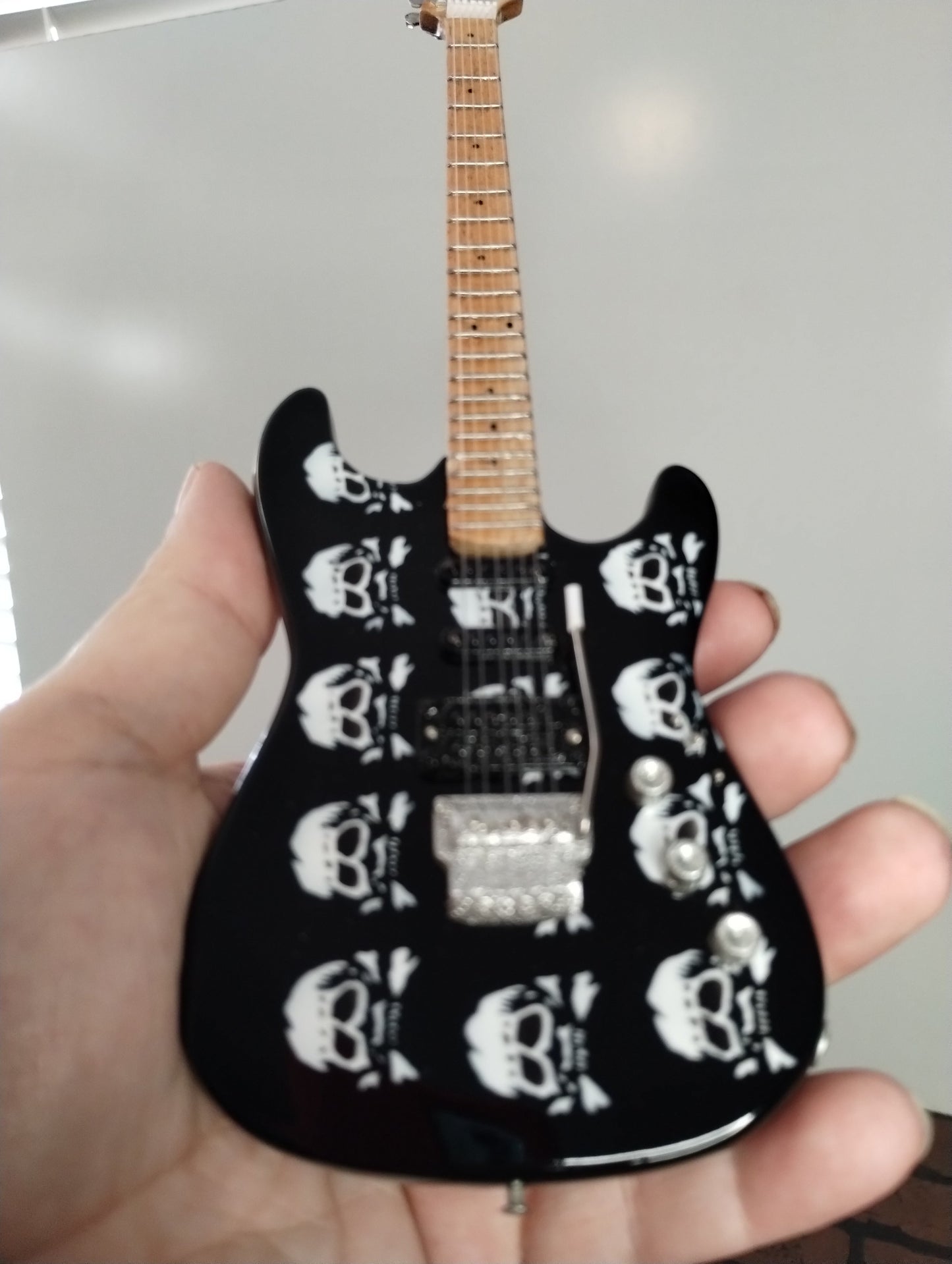 MICHAEL WILTON (Queensryche) ESP Signature Skulls 1:4 Replica Guitar~Axe Heaven~