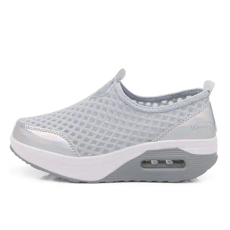 Rocking Shoes, Slip-On Old Beijing Cloth Shoes