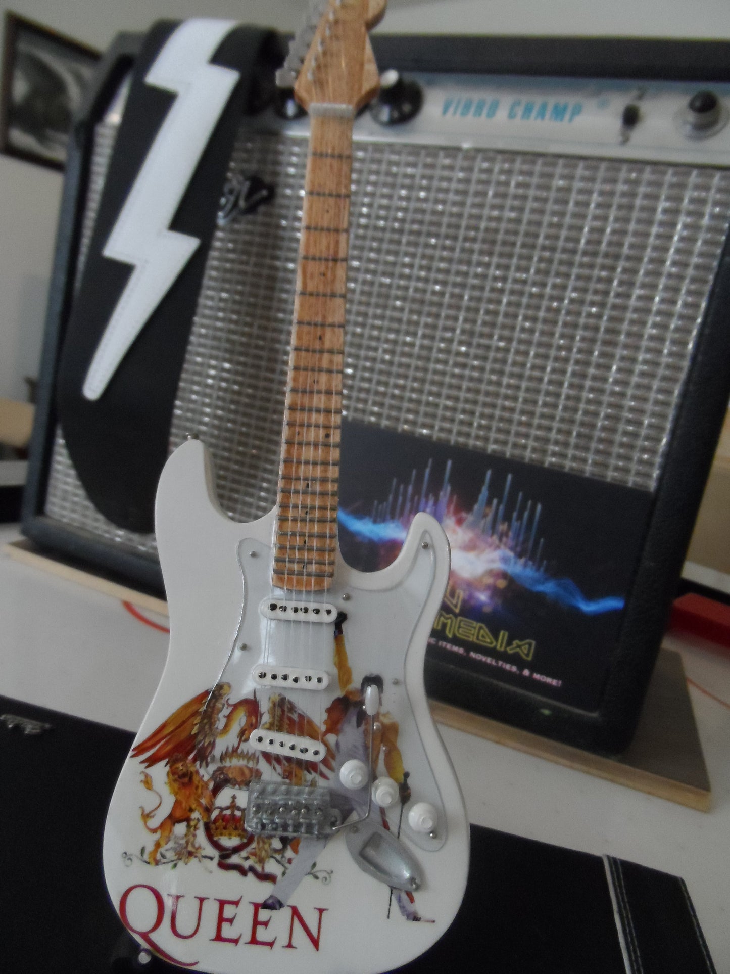 QUEEN Tribute Custom 1:4 Scale Replica Guitar ~Brand New~