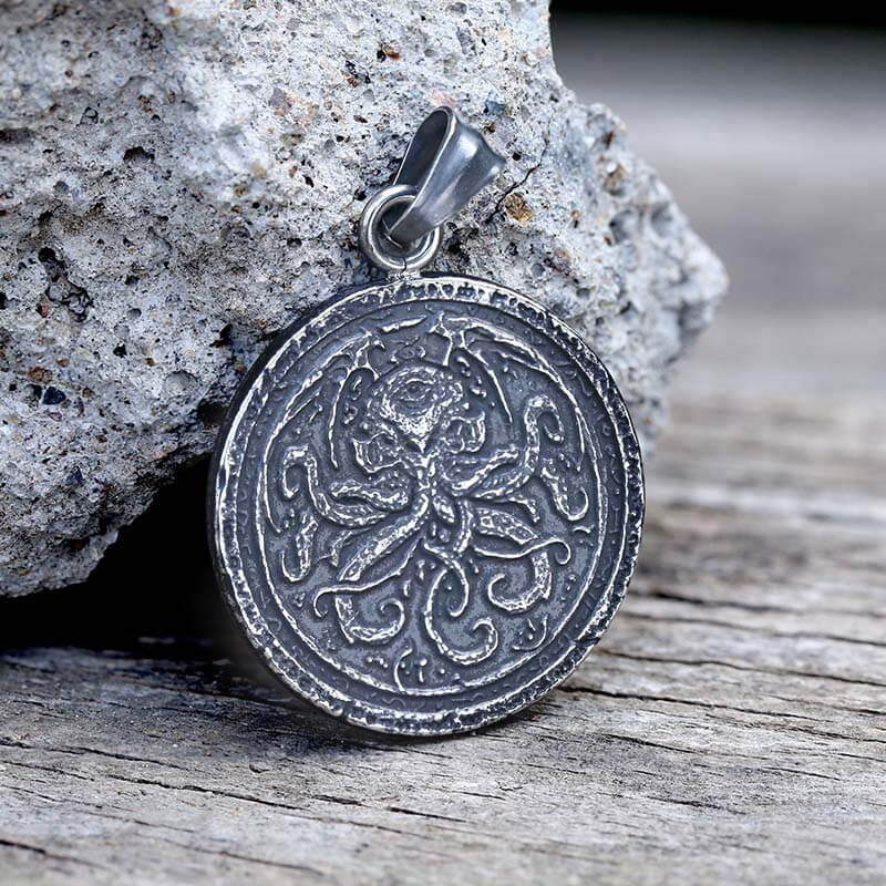 Retro Cthulhu Octopus Stainless Steel Marine Pendant