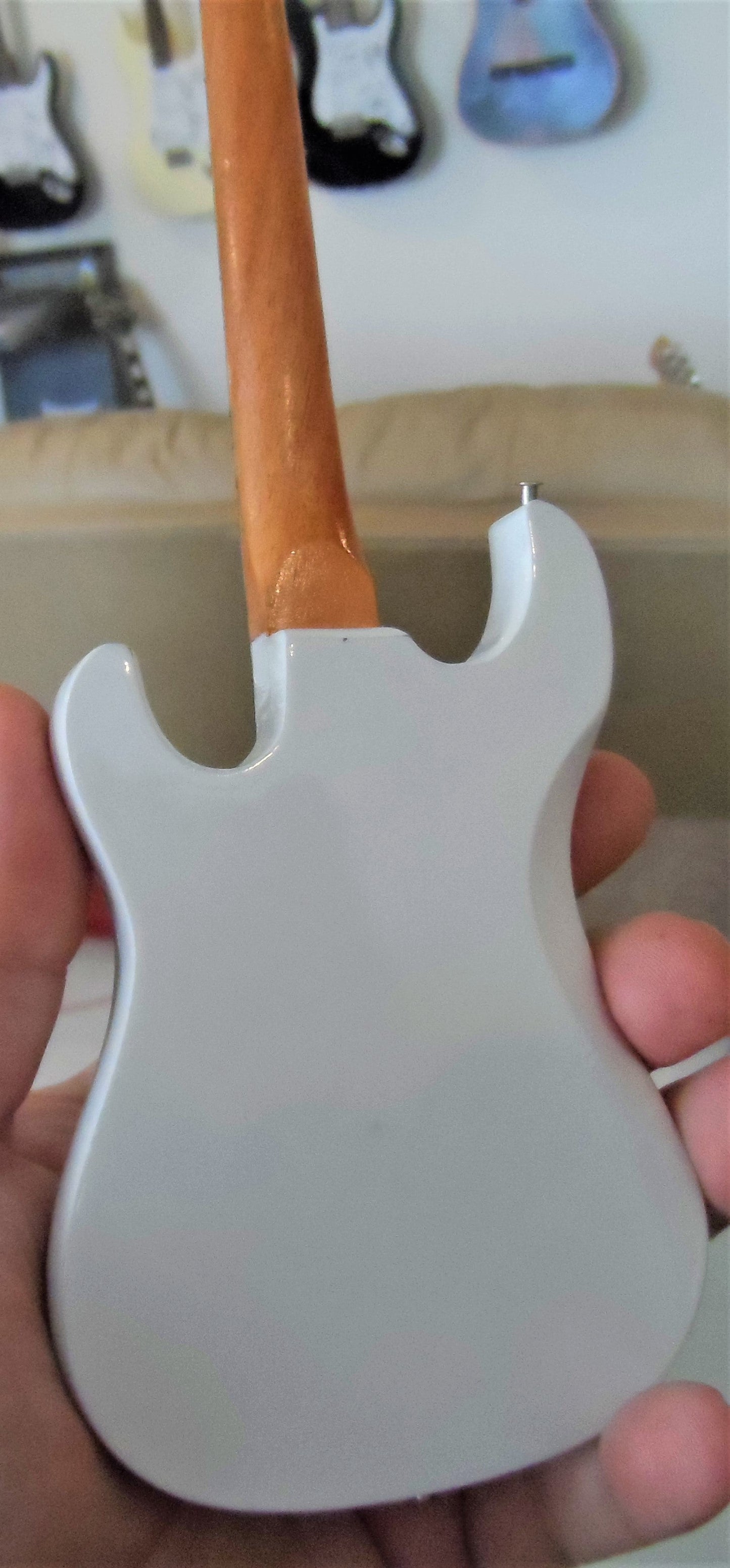 RITCHIE BLACKMORE-Fender Stratocaster Olympic White 1:4 Scale Replica Guitar~New