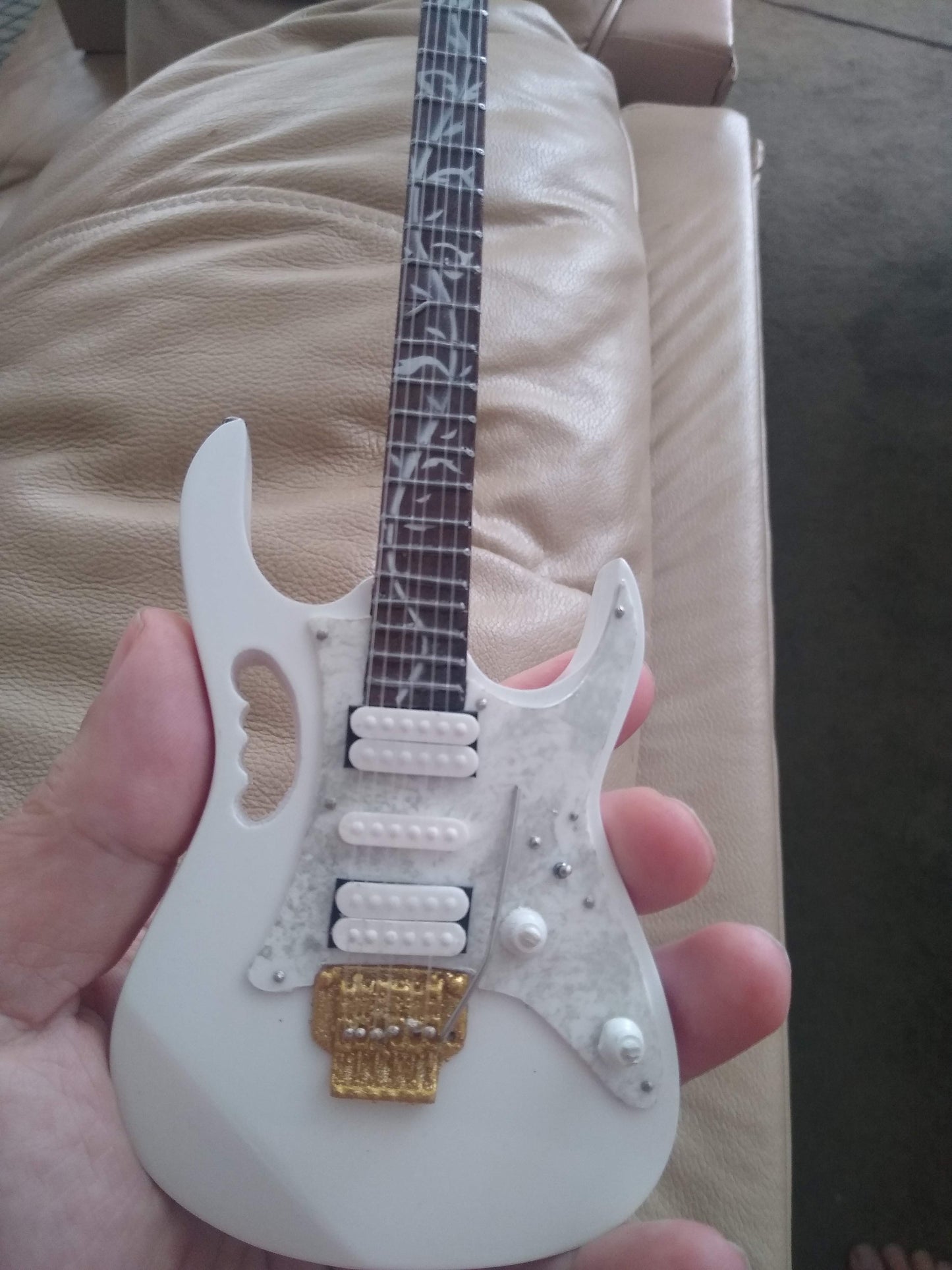 STEVE VAI - Signature White JEM 1:4 Scale Replica Guitar ~Axe Heaven~