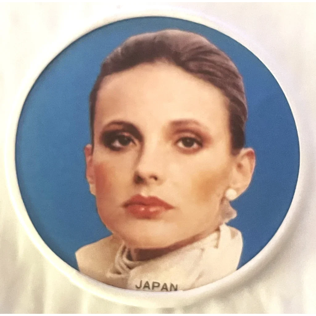 Discover Vintage Memorabilia from Iconic Actresses' Golden Era