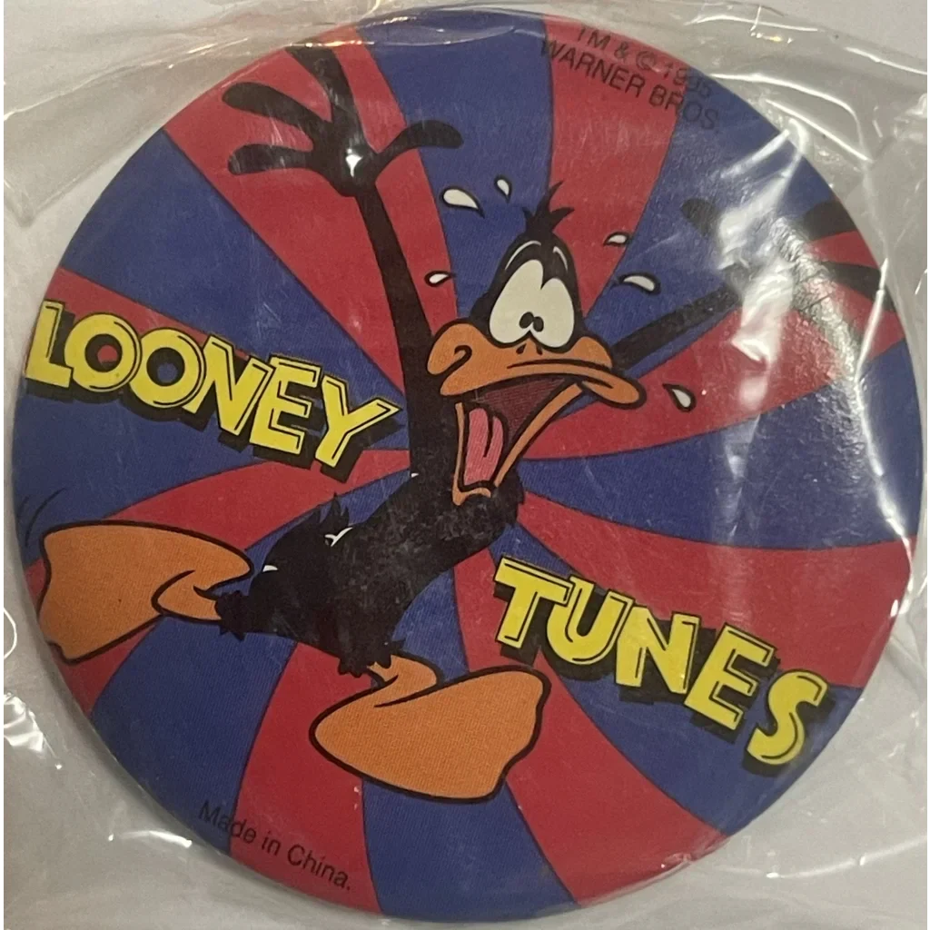 Vintage Looney Tunes Pin Brings 90s Daffy Duck Magic to Life