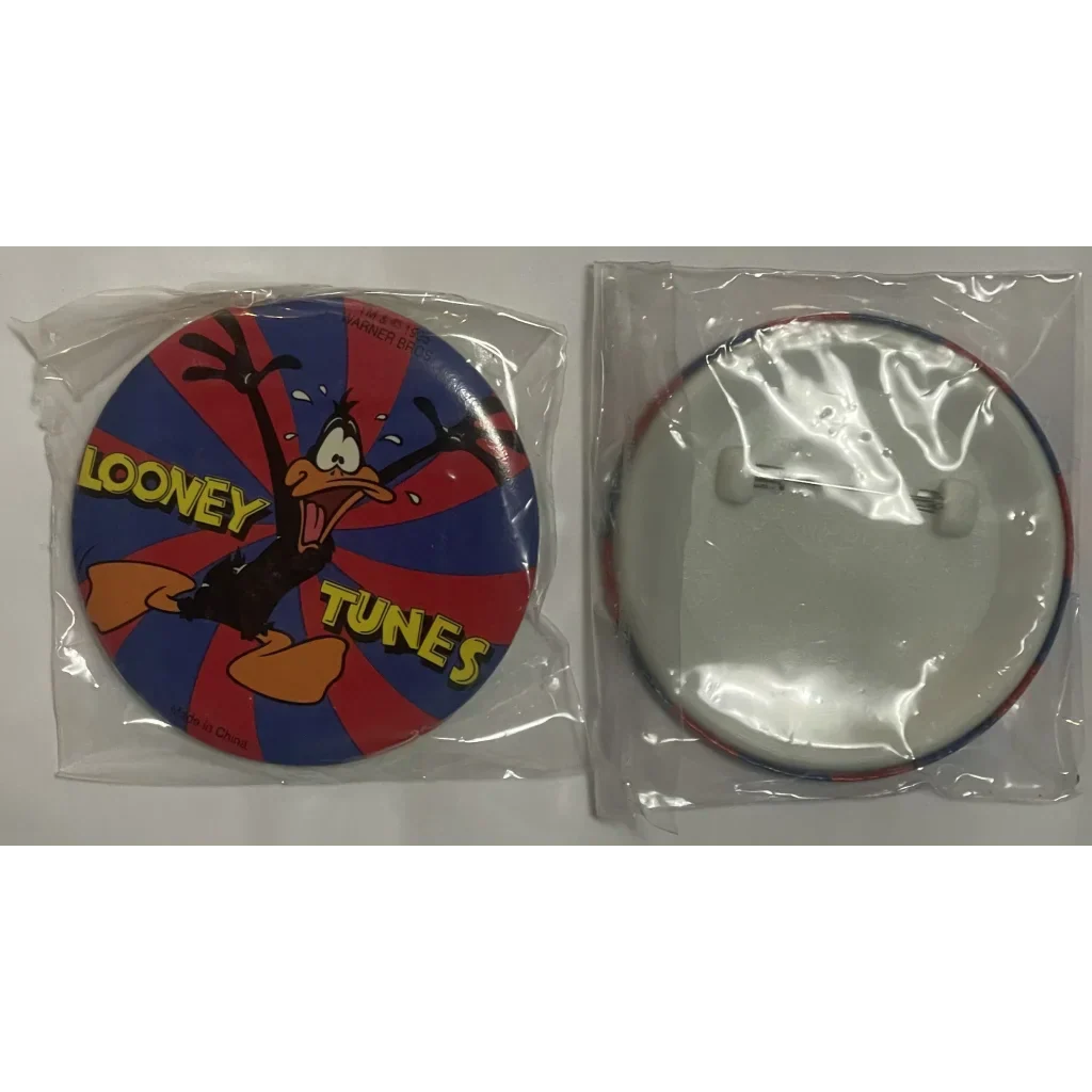 Vintage Looney Tunes Pin Brings 90s Daffy Duck Magic to Life